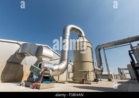 Waste-to-Energy oder Energy-from-Waste ist der Prozess der Erzeugung von Energie in Form von Strom oder Wärme aus der primären tre Stockfoto