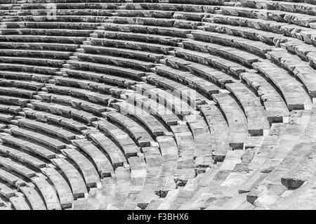 Das antike römische Amphitheater befindet sich in der türkischen Stadt Side. Stockfoto