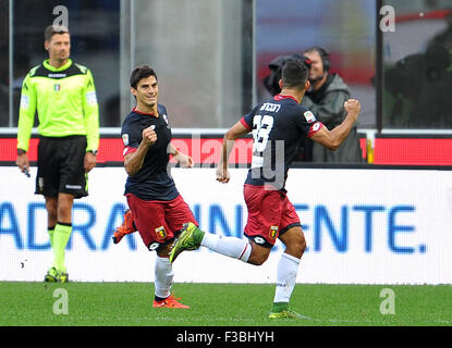 Udine, Italien. 4. Oktober 2015. Genuas Mittelfeldspieler Diego Perotti feiert sein Tor in der italienischen Serie ein TIM Fußballspiel zwischen Udinese Calcio und Genua im Friaul-Stadion am 4. Oktober 2015. Foto Simone Ferraro / Alamy Live News Stockfoto