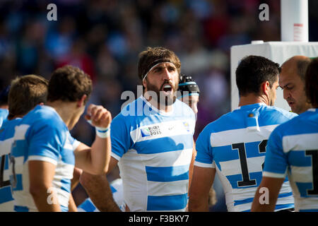 Leicester, UK. 4. Oktober 2015. Rugby World Cup. Argentinien gegen Tonga. Juan Martin Fernandez Lobbe von Argentinien Rallyes seine Mannschaftskollegen nach Tonga den ersten Versuch. Bildnachweis: Aktion Plus Sport/Alamy Live-Nachrichten Stockfoto