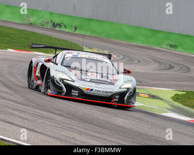 Monza, Italien, 2. Oktober 2015 - Alvaro Parente in der Ascari-Kurve während der letzten Runden des Rennens 1 Credit: E. Nicolino/Alamy Live News Stockfoto