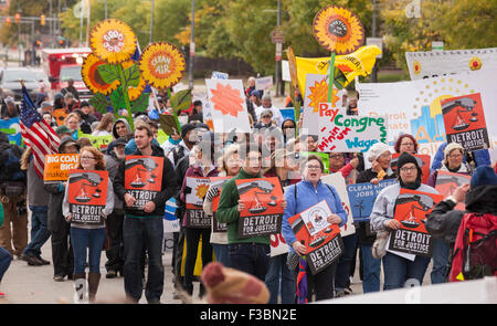 Der Detroit-Marsch für Gerechtigkeit, brachte die betroffenen über die Umwelt, rassische Gerechtigkeit und ähnliche Themen. Stockfoto