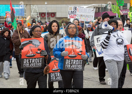 Der Detroit-Marsch für Gerechtigkeit, brachte die betroffenen über die Umwelt, rassische Gerechtigkeit und ähnliche Themen. Stockfoto