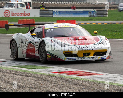 Monza, Italien, 2. Oktober 2015 - der Ferrari 458 #53 angetrieben von Filipe Barreiros außer der Reihe 2 Credit: Edoardo Nicolino/Alamy Live News Stockfoto