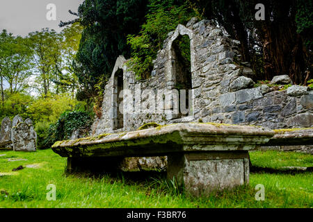 Alte Grabsteine in Balquhidder Kirk Friedhof in die Trossachs, Schottland Stockfoto