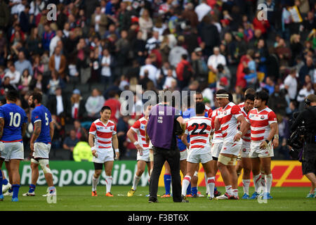 Milton Keynes, UK. 3. Oktober 2015. Gruppe (JPN) Rugby Team Japan: Japan-Spieler feiern nach dem Gewinn der 2015 Rugby World Cup Pool B Partie zwischen Samoa 5-26 Japan im Stadion MK in Milton Keynes, England. © Fernen Osten Presse/AFLO/Alamy Live-Nachrichten Stockfoto