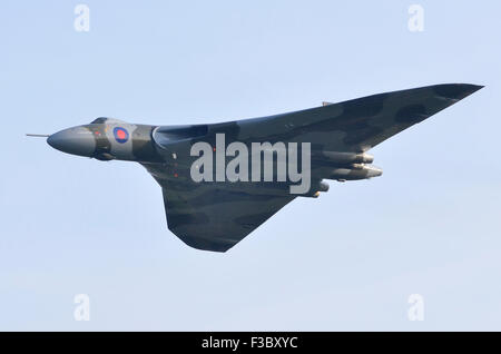 Avro Vulcan B2 XH558 ihre endgültige Anzeige Auftritt vor der Pensionierung an der Airshow-Saison-Finale, Shuttleworth Collection, Old Warden, Bedfordshire, UK. 4. Oktober 2014. Bildnachweis: Antony Brennnessel/Alamy Live-Nachrichten Stockfoto