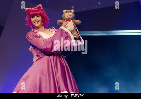 Sydney, Australien. 4. Oktober 2015. Cosplayer Teilnahme am Just'Cos Cosplay Wettbewerb am Finaltag der EB-Expo im Sydney Olympic Park stattfand. Bildnachweis: Mjmediabox/Alamy Live-Nachrichten Stockfoto