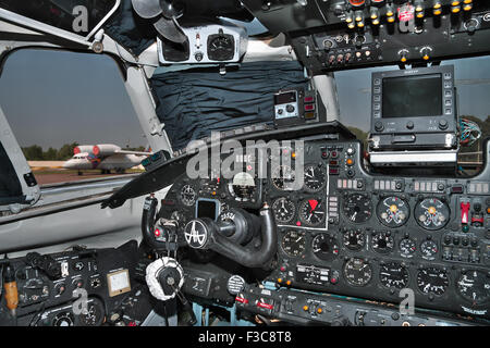 Kiev, Ukraine - July 7, 2012: Classic plane cockpit instrument panel Stockfoto