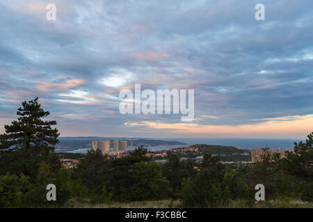 Sonnenaufgang am Krankenhaus von Triest, Italien Stockfoto