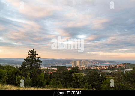 Sonnenaufgang am Krankenhaus von Triest, Italien Stockfoto