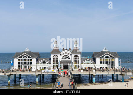 Blick auf Pier bei Sellin Resort auf der Insel Rügen, Mecklenburg-Vorpommern, Deutschland Stockfoto