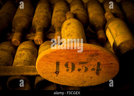 Jahrgang Wein Flaschen Stockfoto