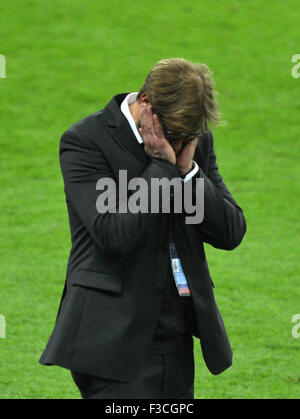 London, UK. 25. Mai 2013. Dortmunds Trainer Juergen Klopp reagiert während der Fußball-UEFA Champions League-Finale zwischen Borussia Dortmund und Bayern München im Wembleystadion in London, England, 25. Mai 2013. Foto: Peter Kneffel/Dpa/Dpa/Alamy Live News Stockfoto