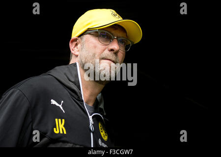 Dortmund, Deutschland. 9. Mai 2015. Dortmunds Trainer Juergen Klopp vor der deutschen Fußball-Bundesliga-Fußball-match zwischen Borussia Dortmund und Hertha BSC im Signal Iduna Park in Dortmund, Deutschland, 9. Mai 2015. Das Spiel Ened 2-0. Foto: MAJA HITIJ/Dpa/Alamy Live News Stockfoto