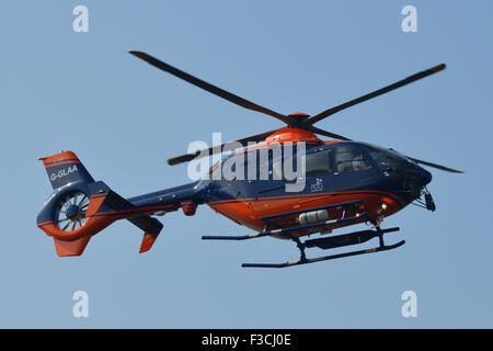 H135 G-GLAA betrieben von PDG Hubschrauber kommt im Londoner Excel Exhibition Centre zur Teilnahme an der Helitech landen Stockfoto