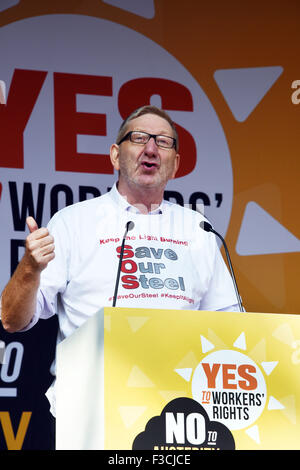 Manchester, UK. 4. Oktober 2015. Sparmaßnahmen Demo in Manchester.Len McCluskey Generalsekretär UNITE anlässlich der Sparmaßnahmen Demonstration Manchester Sonntag 4.10.15 Credit: Della Batchelor/Alamy Live News Stockfoto