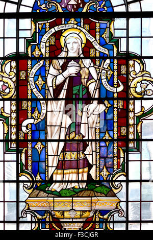 London, England, Vereinigtes Königreich. Kirche von St. Lawrence Jewry nächsten Guildhall - Glasmalerei-Fenster: Mary Magdalene Stockfoto