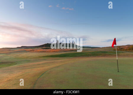 Dunstanburgh Golfplatz am frühen Morgen, Northumberland Küste, UK Stockfoto