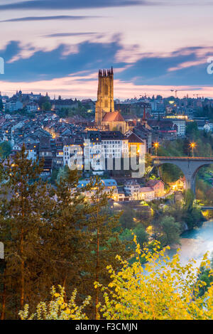 St.-Nikolaus-Kathedrale, Fribourg, Kanton Freiburg, Schweiz, Europa. Stockfoto