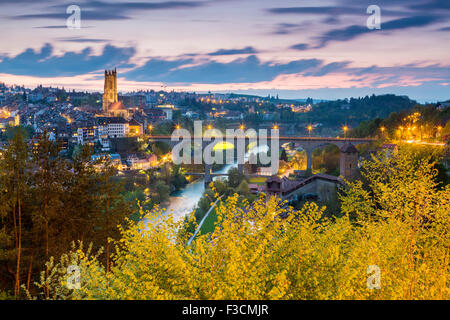 St.-Nikolaus-Kathedrale, Fribourg, Kanton Freiburg, Schweiz, Europa. Stockfoto