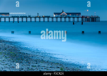 Southwold Pier in der Abenddämmerung Stockfoto