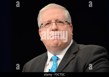 Manchester, UK. 5. Oktober 2015. Die Rt Hon Patrick McLoughlin MP, Secretary Of State for Transport spricht am Tag2 der 2015 Parteitag der Konservativen in Manchester. Bildnachweis: Russell Hart/Alamy Live-Nachrichten. Stockfoto