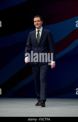 Manchester, UK. 5. Oktober 2015. Der Rt Hon George Osborne MP, ersten Staatssekretär, Kanzler des Finanzministeriums am 2. Tag von der 2015 Parteitag der Konservativen in Manchester. Bildnachweis: Russell Hart/Alamy Live-Nachrichten. Stockfoto