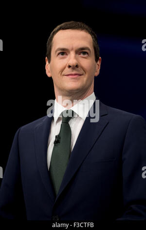 Manchester, UK. 5. Oktober 2015. Der Rt Hon George Osborne MP, ersten Staatssekretär, Kanzler des Finanzministeriums am 2. Tag von der 2015 Parteitag der Konservativen in Manchester. Bildnachweis: Russell Hart/Alamy Live-Nachrichten. Stockfoto