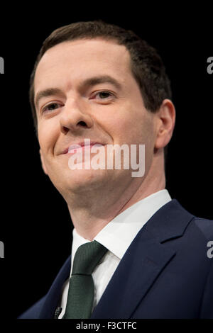 Manchester, UK. 5. Oktober 2015. Der Rt Hon George Osborne MP, ersten Staatssekretär, Kanzler des Finanzministeriums am 2. Tag von der 2015 Parteitag der Konservativen in Manchester. Bildnachweis: Russell Hart/Alamy Live-Nachrichten. Stockfoto