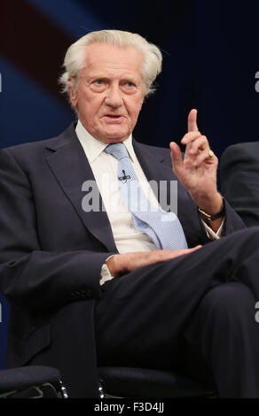 Manchester, UK. 5. Oktober 2015. Lord Heseltine konservativen Tories Konferenz 2015 Manchester Central, Manchester, England 5. Oktober 2015 befasst sich mit der konservativen Partei Konferenz 2015 im Manchester Central, Manchester Credit: Allstar Bild Bibliothek/Alamy Live-Nachrichten Stockfoto