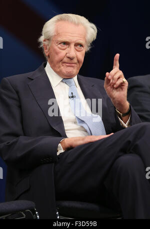 Manchester, UK. 5. Oktober 2015. Lord Heseltine konservativen Tories Konferenz 2015 Manchester Central, Manchester, England 5. Oktober 2015 befasst sich mit der konservativen Partei Konferenz 2015 im Manchester Central, Manchester Credit: Allstar Bild Bibliothek/Alamy Live-Nachrichten Stockfoto