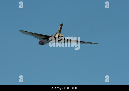 Shuttleworth, Betten, UK. 4. Oktober 2015. Avro Vulcan Bomber letzte Luft im Flug in der Luft zeigen am 4. Oktober 2015 Shuttleworth, Old Warden Park, Bedfordshire, UK anzeigen Bildnachweis: Tim Walton/Alamy Live-Nachrichten Stockfoto