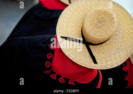 Bäuerin von Südwestfrankreich in traditioneller Tracht Stockfoto