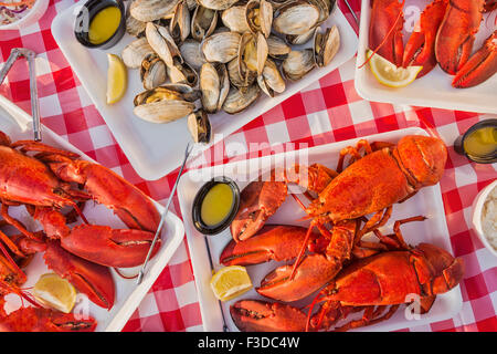 Ansicht der Tabelle mit Lobster Essen Stockfoto