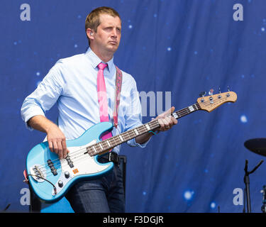 Austin, Texas, USA. 4. Oktober 2015. Bassist NATE Abfrage von The Decemberists tritt beim Austin City Limits Music Festival im Zilker Park in Austin, Texas © Daniel DeSlover/ZUMA Draht/Alamy Live News Stockfoto