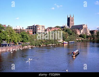 Cathedral Church of Christ und Jungfrau Maria am Ufer des Flusses Severn, Worcester, Worcestershire, England, UK Stockfoto