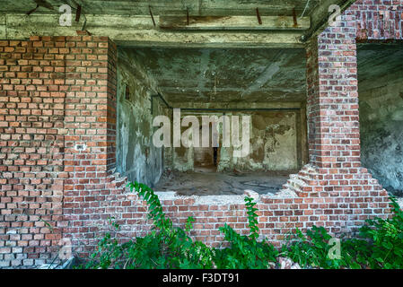 Alten verfallenen Gebäude außen Stockfoto