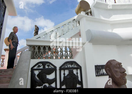 Skurrilen und außergewöhnlichen Museum und Sammlung der haitianischen Gegenwartskunst, gebaut von Rolf Schultz in der Dominikanischen Republik Stockfoto