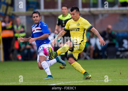 Eder (Sampdoria), Gary Medel (Inter), 4. Oktober 2015 - Fußball / Fußball: italienische "Serie A" match zwischen UC Sampdoria 1: 1-Inter Mailand im Stadio Luigi Ferraris in Genua, Italien. (Foto von Maurizio Borsari/AFLO) Stockfoto