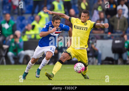 Eder (Sampdoria), Fredy Guarin (Inter), 4. Oktober 2015 - Fußball / Fußball: italienische "Serie A" match zwischen UC Sampdoria 1: 1-Inter Mailand im Stadio Luigi Ferraris in Genua, Italien. (Foto von Maurizio Borsari/AFLO) Stockfoto