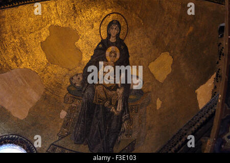 Jungfrau und das Kind Mosaikbild in der Apsis der Hagia Sophia Museum in Istanbul. Stockfoto