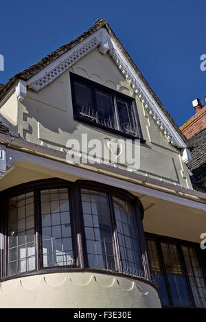 Erker und hellen Bleiglasfenster Detail des historischen Einhorn Inn Marktplatz Banbury Oxfordshire England UK Stockfoto