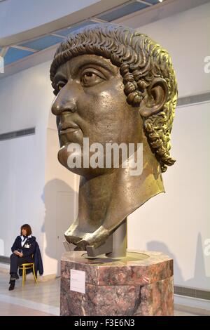 Statue des Kopfes von Constantine im Kapitolinischen Museum in Rom, Italien Stockfoto