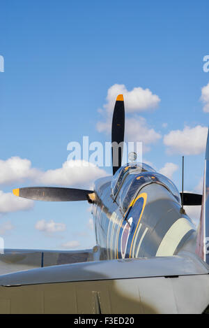 Die Grace Spitfire ML407 auf Unternehmen Flugplatz, Northampton, England Stockfoto