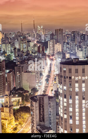 Blick auf die Skyline von Sao Paulo aus dem Terraco Italia im Zentrum Stadt Stockfoto