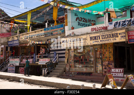 Indien, Jammu & Kashmir, Ladakh, Leh, Main Bazaar, Souvenirläden und restaurants Stockfoto