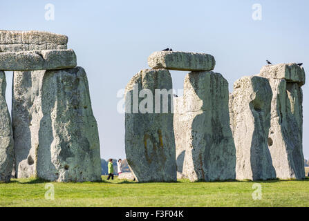 Britische Geschichte: Menhire in Stonehenge, der legendären alten Steintempel touristische Attraktion für Salisbury Plain, Wiltshire, Südwest-England Stockfoto