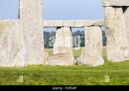 Britische Geschichte: Menhire in Stonehenge, der legendären alten Steintempel touristische Attraktion für Salisbury Plain, Wiltshire, Südwest-England Stockfoto