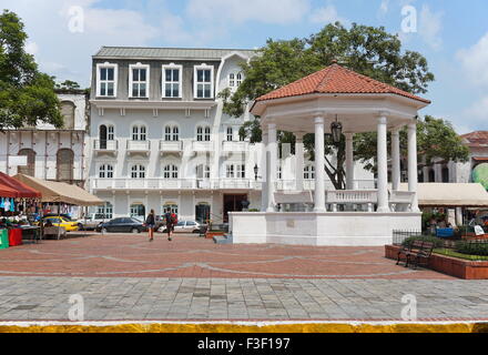 Der Plaza De La Independencia und seinen Pavillon in der Casco Viejo, der Altstadt von Panama City, Panama, Mittelamerika Stockfoto